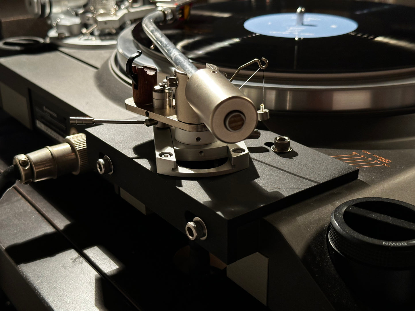 Kenwood L-07D tonearm base