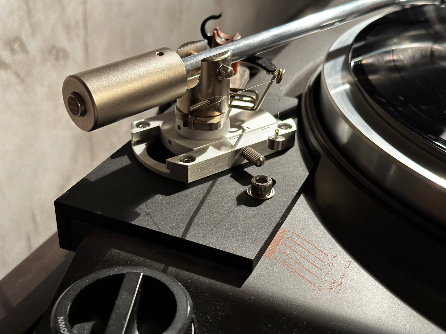 Kenwood L-07D tonearm base